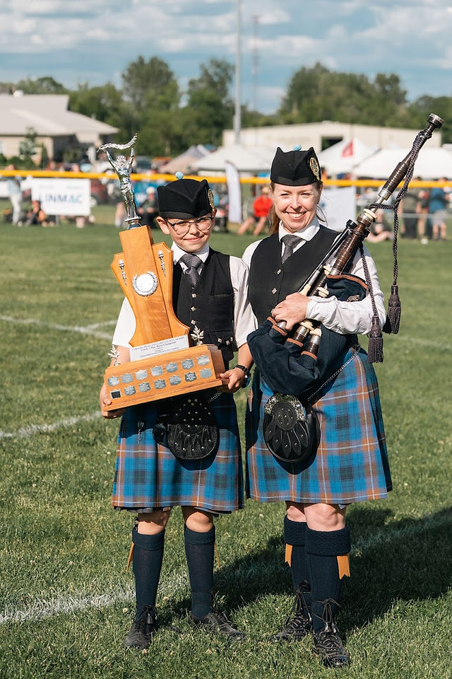 Ottawa Highlanders Pipes and Drums grade two band champions
