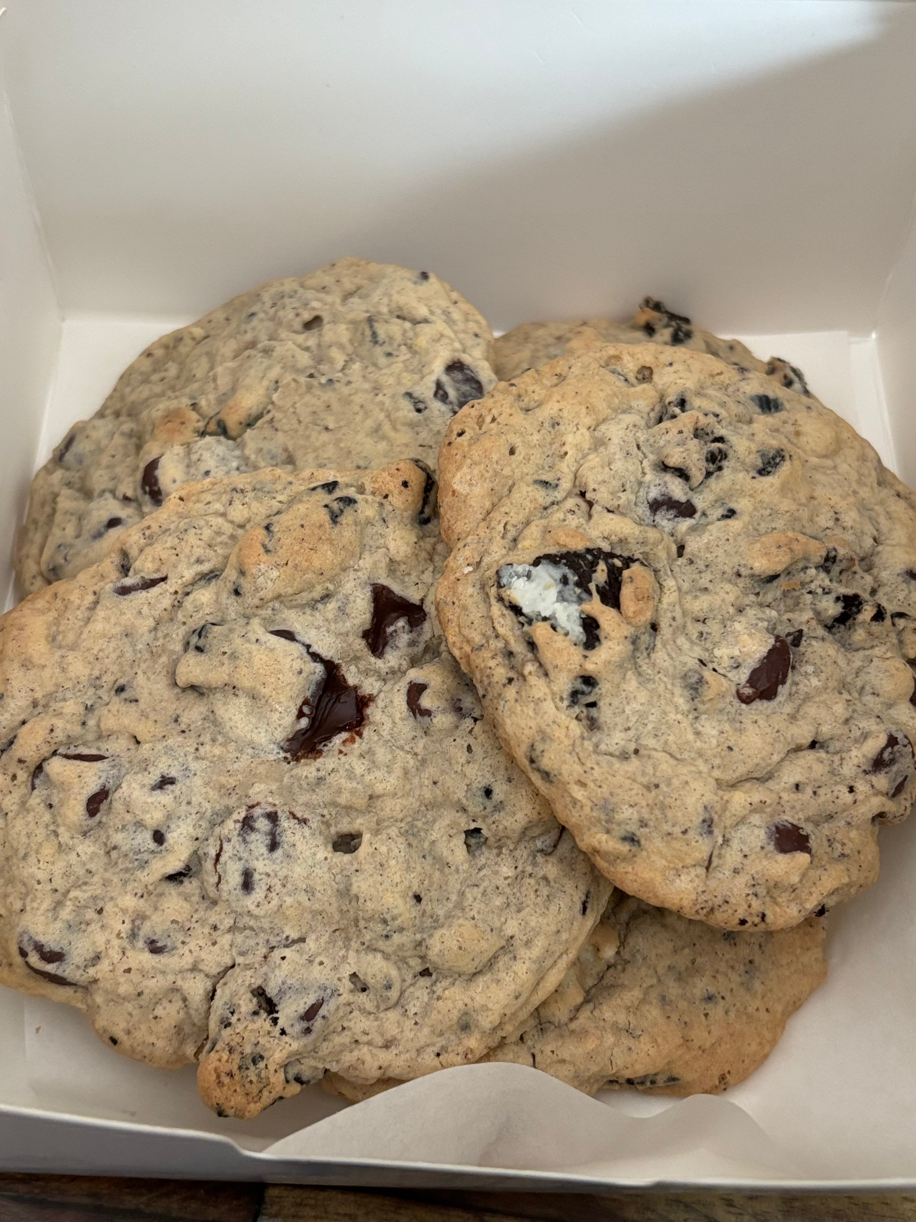 SUGAR RUSHH CHOCOLATE CHIP OREO COOKIE