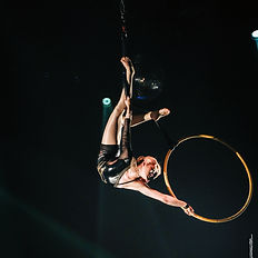 荃灣租場|荃灣空中吊環|空中吊環|空中呼拉圈|空中環|租場|室內好去處|新手空中吊環|新手空中呼拉圈|新手空中舞蹈|香港馬戲團|型格|力量|運動女人|運動風|自信|空中一字馬