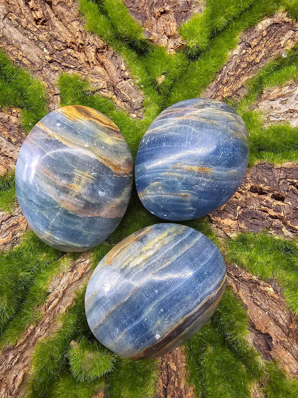 Blue Onyx Palm Stone