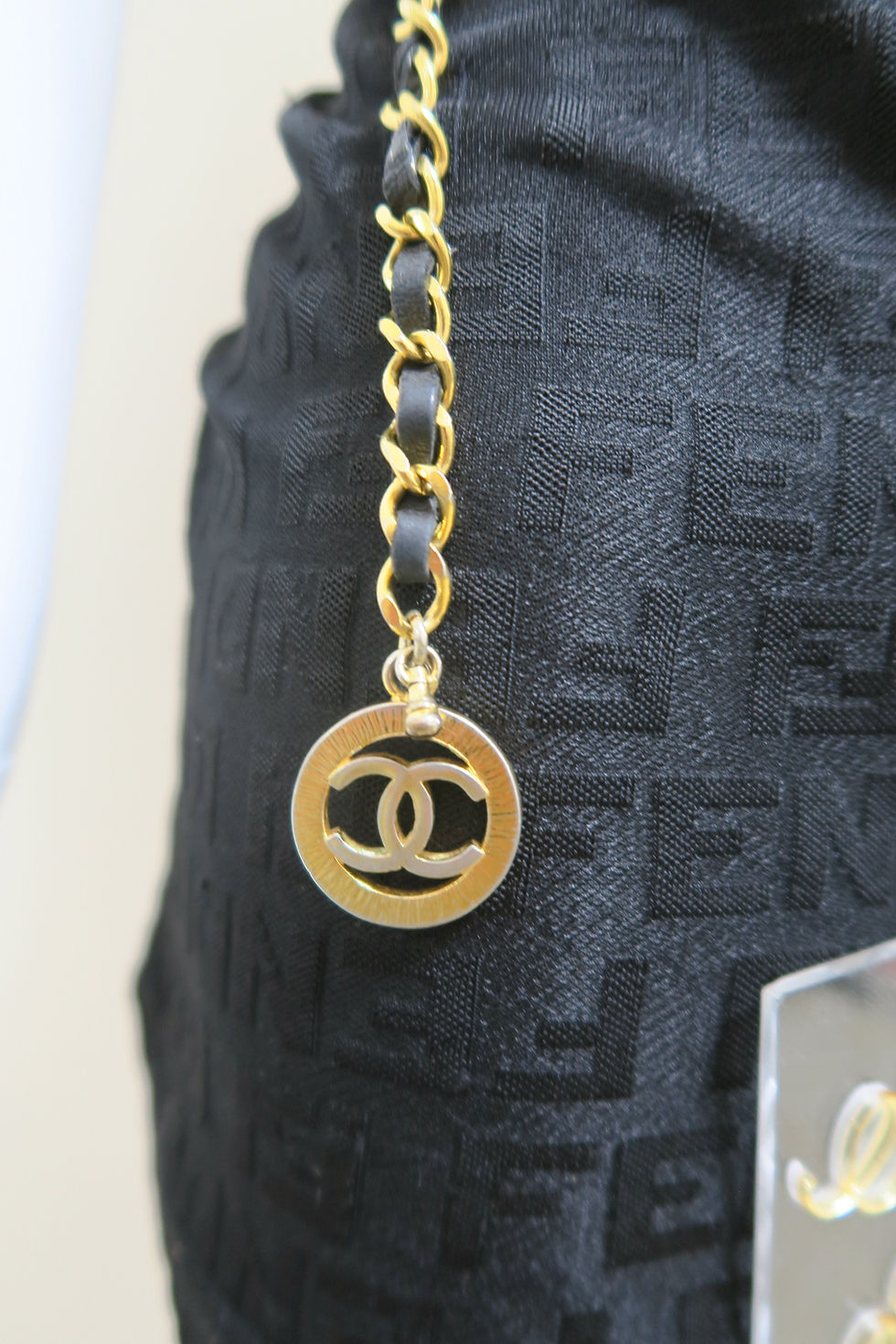Thumbnail: Chanel CC Logo Gold Chain Belt Black Leather 1984 Vintage