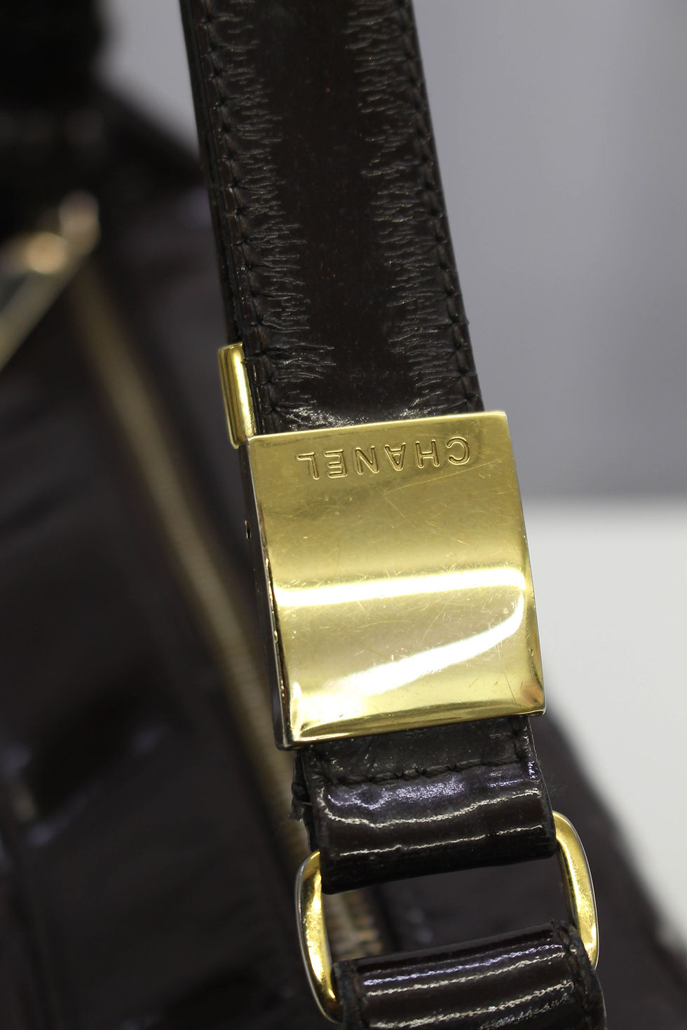 Thumbnail: Vintage Chanel Patent Chocolate Bar Handbag CC Brown