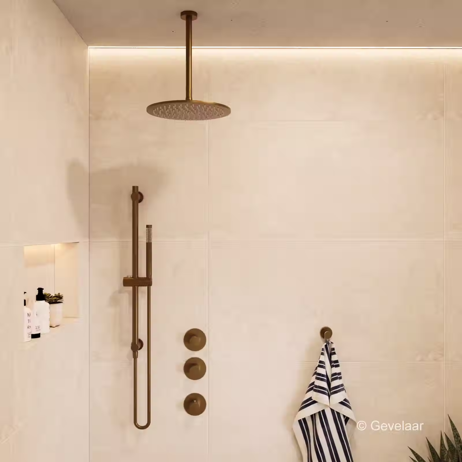 Inbouw regendoucheset met ronde plafonddouchekop in minimalistische douche