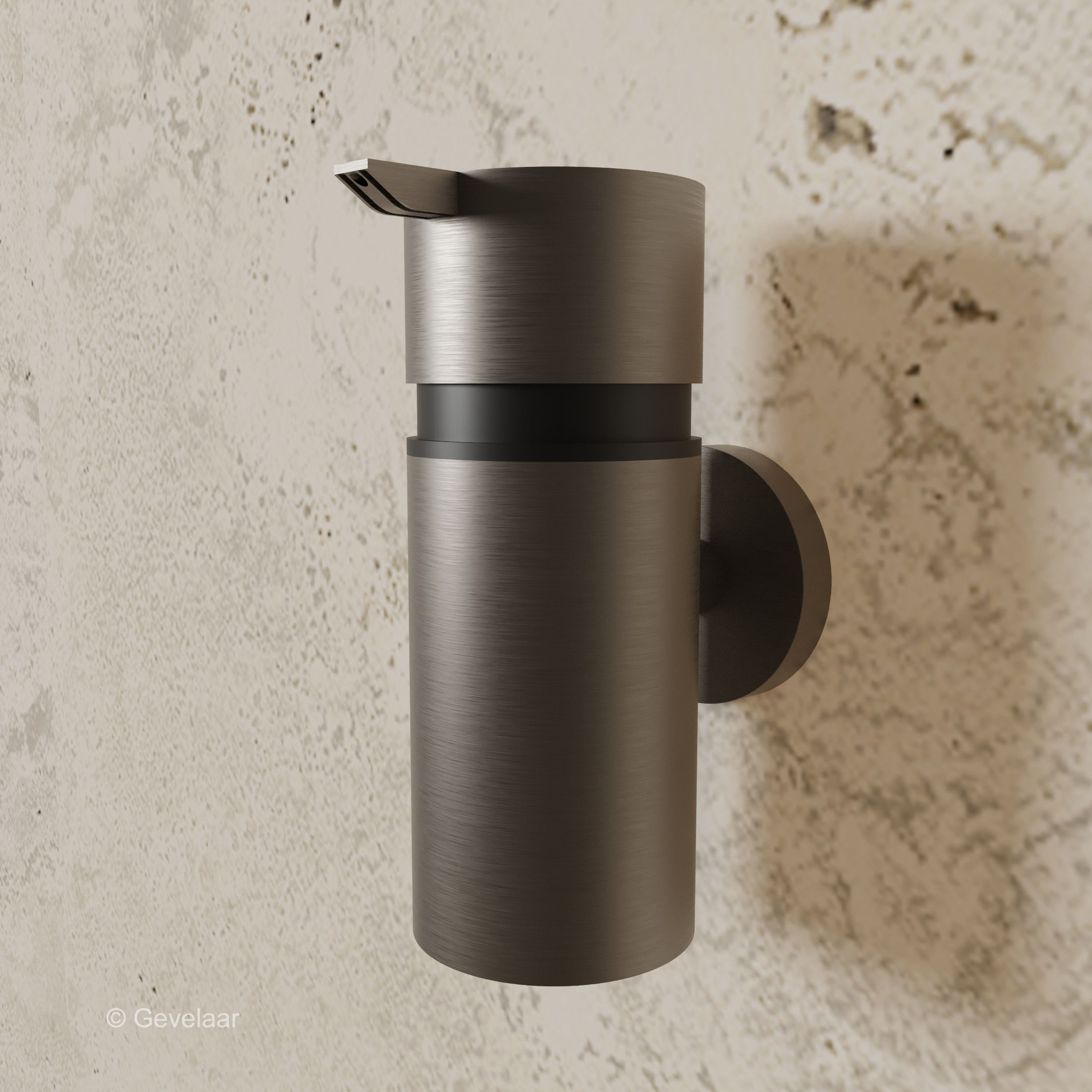 zeepdispenser in gumetal aan de wand