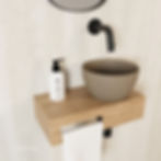 Arcqua Olivia fonteinset eikenhout waskom truffel rechts inbouwkraan mat zwart