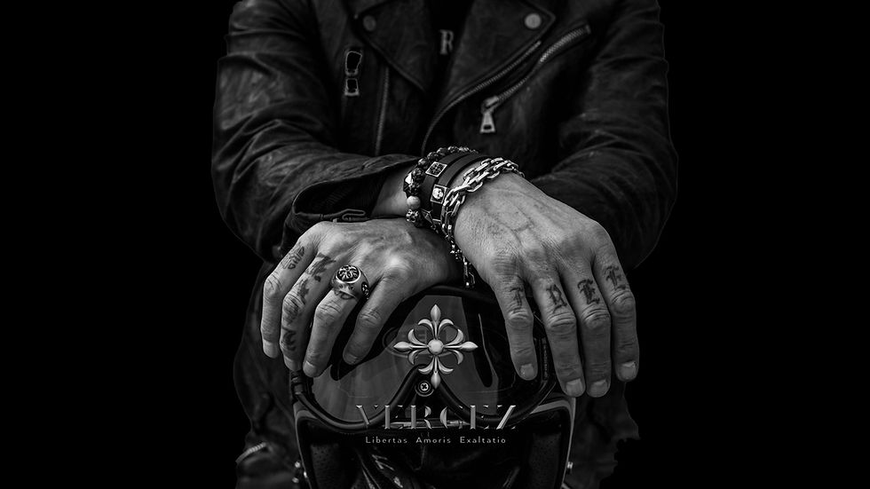 Bijoux rock VERGEZ™ incluant bagues, pendentifs et bracelets inspirés par la musique et l’expression artistique