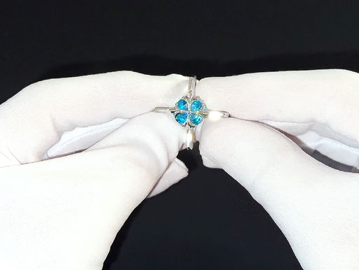 Amorae Signet | VERGEZ™ 婚約指輪の再定義