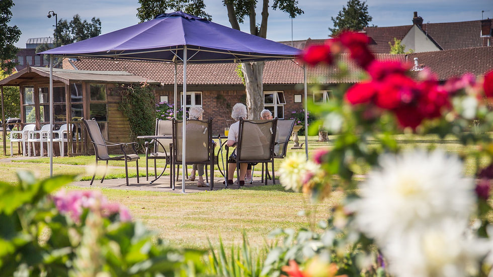 Alexandra House, Grounds
