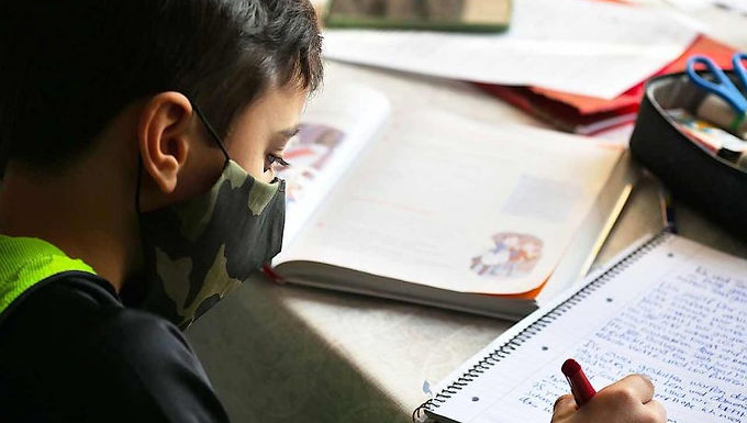En medio de la 3ra ola de COVID-19, ¿es responsable el regreso a clases?