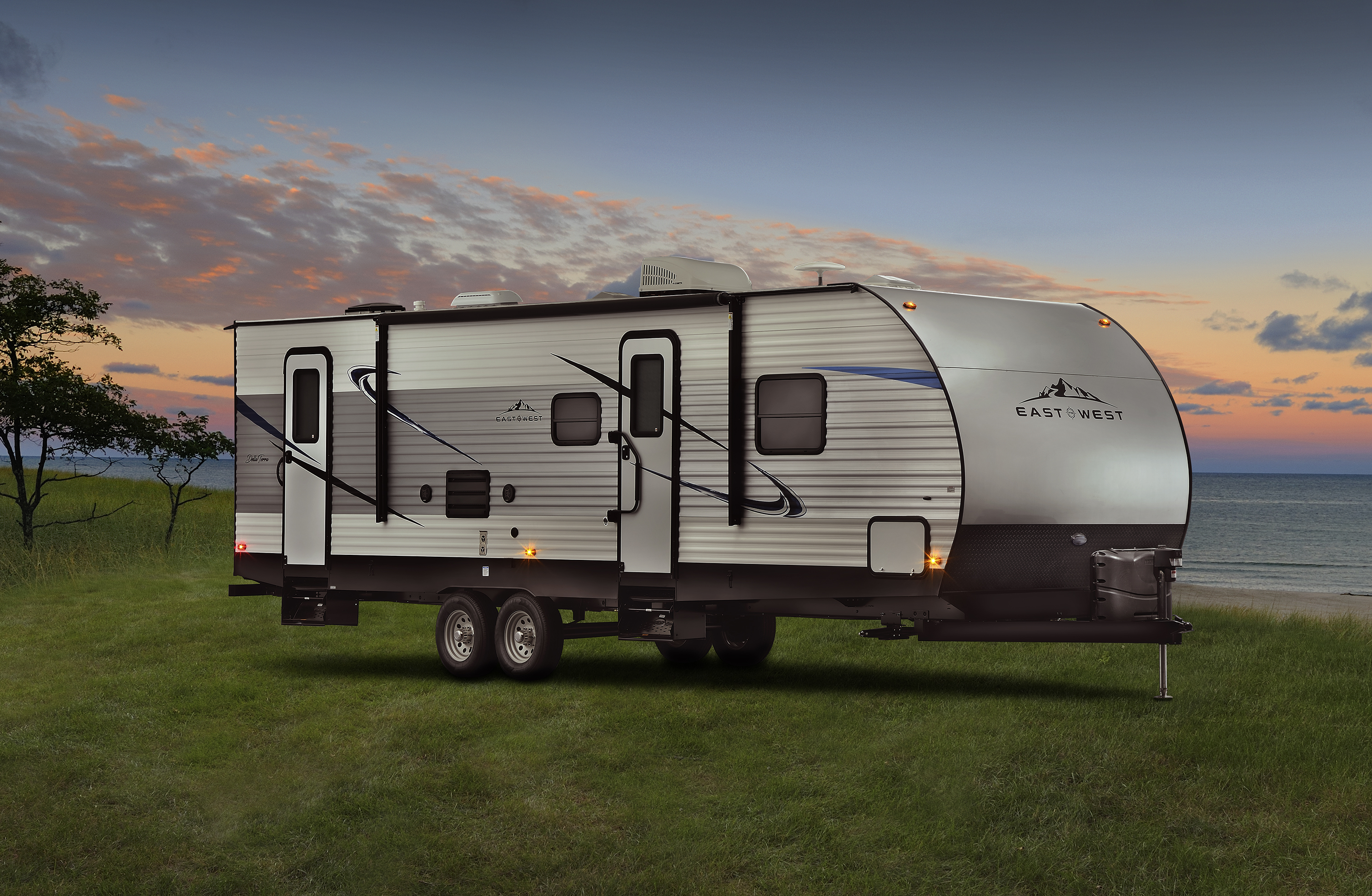 RV Manufacturer Elkhart East To West