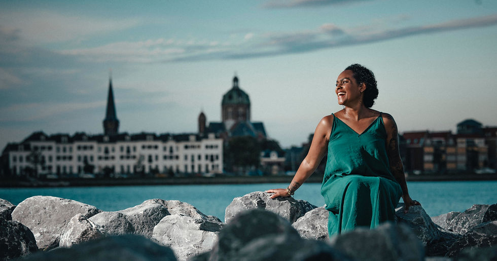 78A5123 Amber 04 WEB_edited.jpg