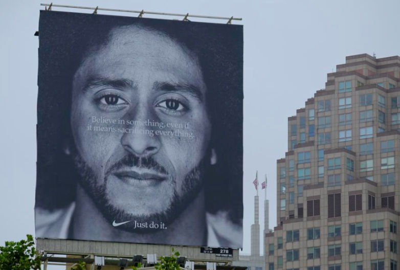Gambar 1: Kampanye “Dream Crazy” Nike dengan Colin Kaepernick Sumber: www.forbes.com