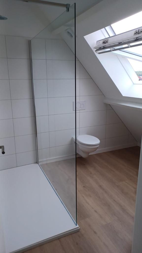 Neve-plastics-renovatiewerken-badkamer_1
