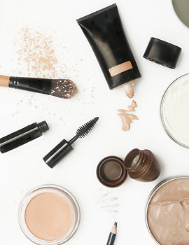 scatered makeup