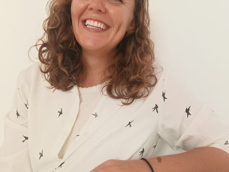 Je hoeft niet uit te leggen om begrepen te worden. Over de zoektocht naar antwoorden, onbegrip en jezelf niet kwijtraken onderweg.