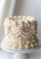 Medium Vintage cake (8-10 servings)