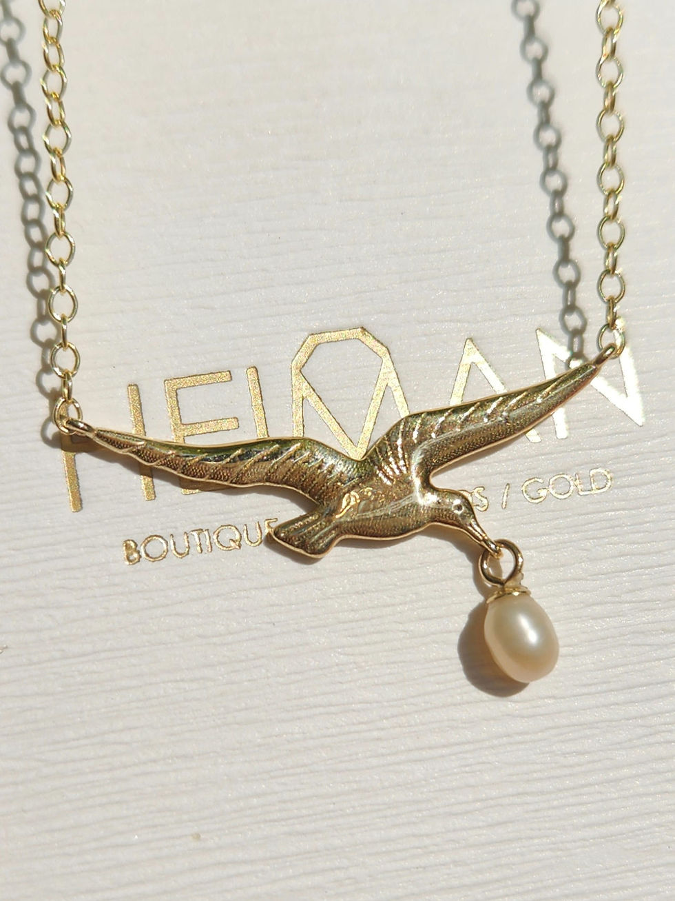 Thumbnail: Seagull gold pendant with a pearl