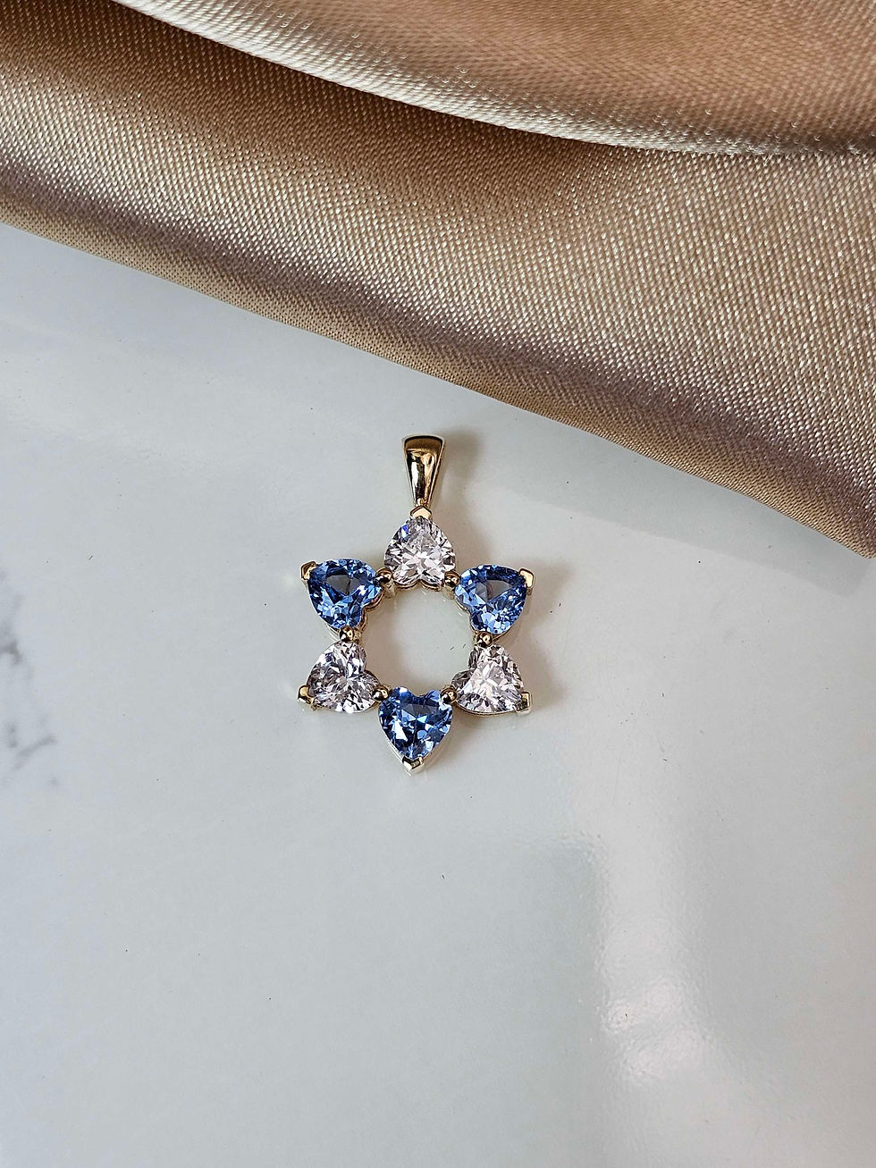 תמונה ממוזערת: "David in Love " 14k gold heart shaped cz just pendant without a necklace 