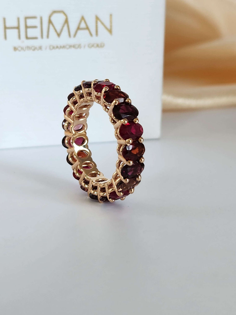 תמונה ממוזערת: The "Red dream" ring. 14k rose gold infinity ring set with lab garn, tourmaline 