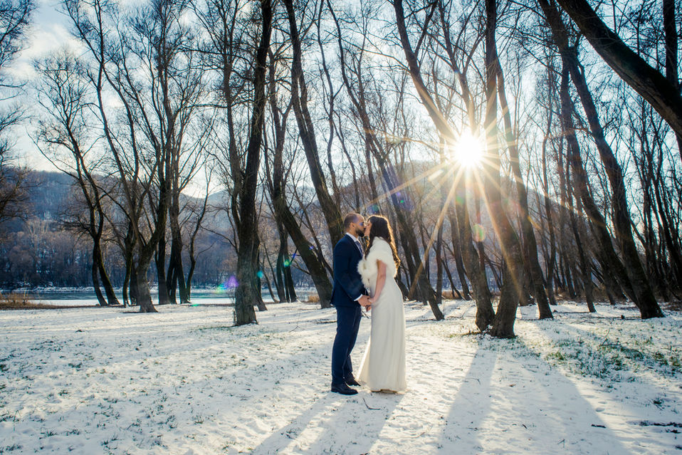 Elopement couple in winter forest  on ther Danube Bend Winter Magic Elopemen