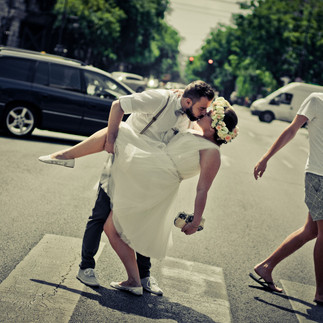 There are many reasons to have your urban elopement in Budapest