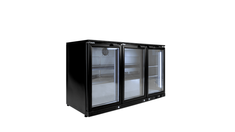 Back bar refrigerato con ripiani in vetro, migliorano la visibilità e l'accesso agli ingredienti.