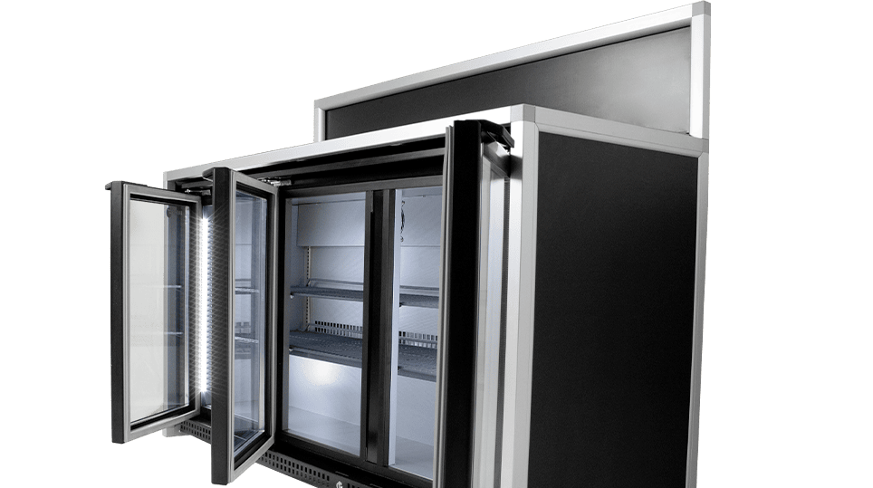 Retrobanco refrigerato in acciaio inox, robusto e resistente per un uso intensivo. Ideale per bar affollati.