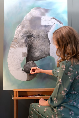 Angeltun maler en elefant.jpg