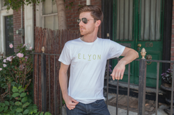 MODELO PERSONA POLO BASICO ELYON BLANCO.