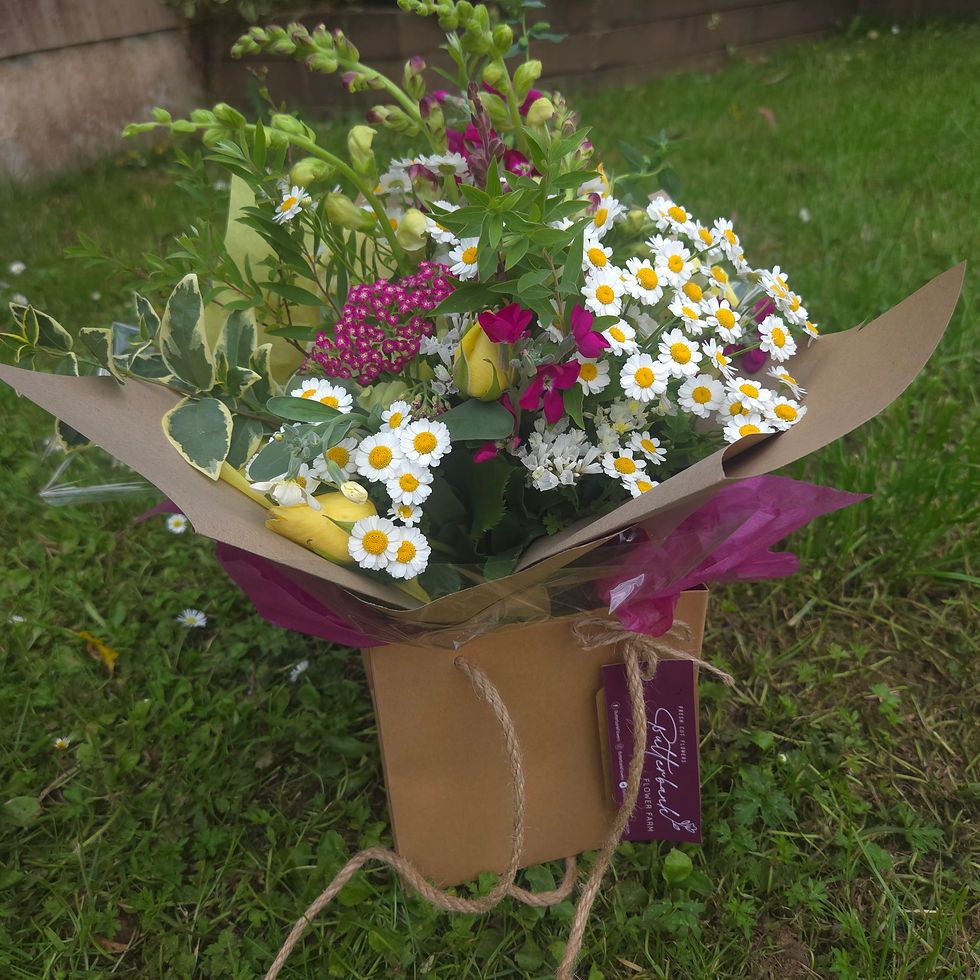Thumbnail: Rose Lemonade Summer Posy Bouquet with Gift Bag