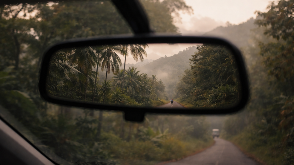 Si je regarde dans le rétroviseur…