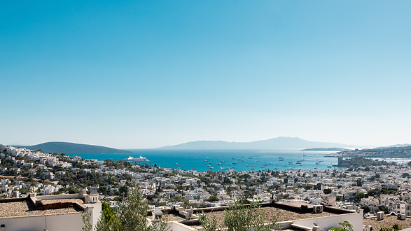 Umurça'da Kale ve Deniz Manzaralı 4+2 İkiz Villa