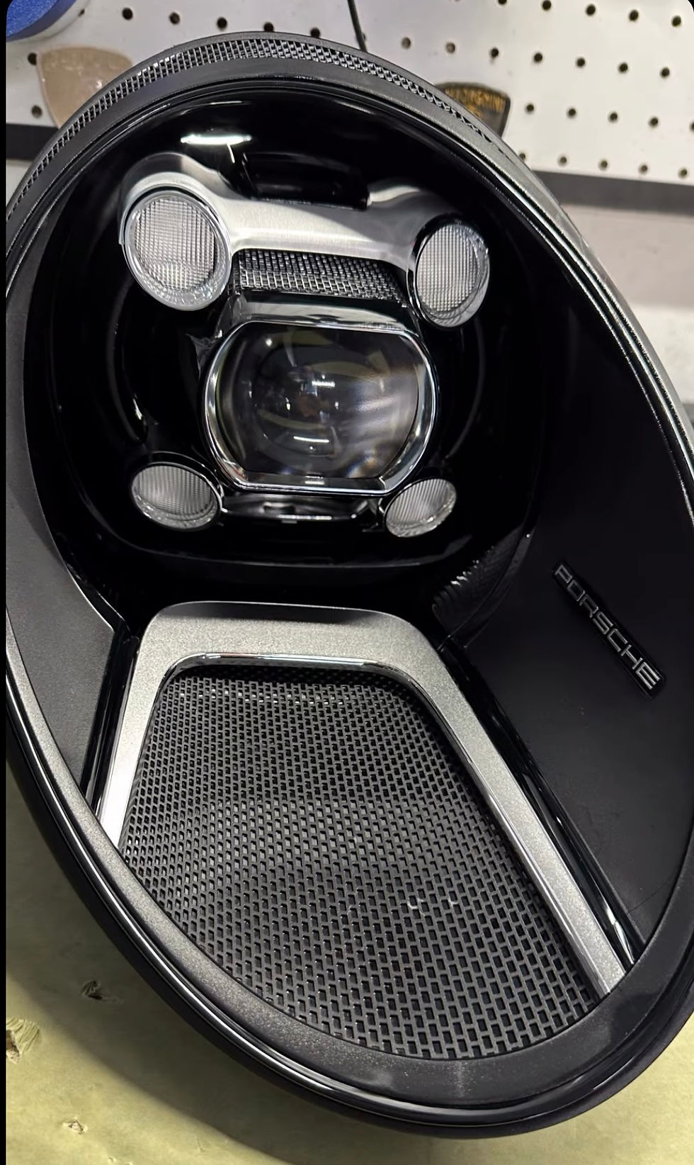 Miniatura: 2020–2022 Porsche 911 991 992  Headlight Lens Replacement Service