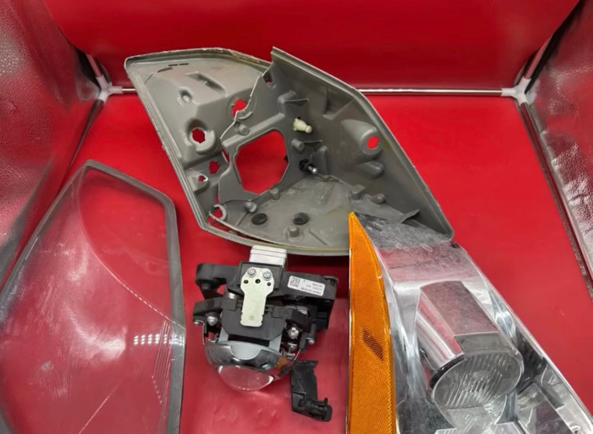 2004–2005 Cadillac XLR Housing Repair Service