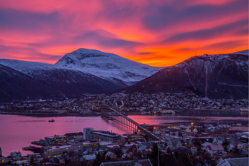 Tromsø Evening. Photo: Yngve Olsen - Visit Norway