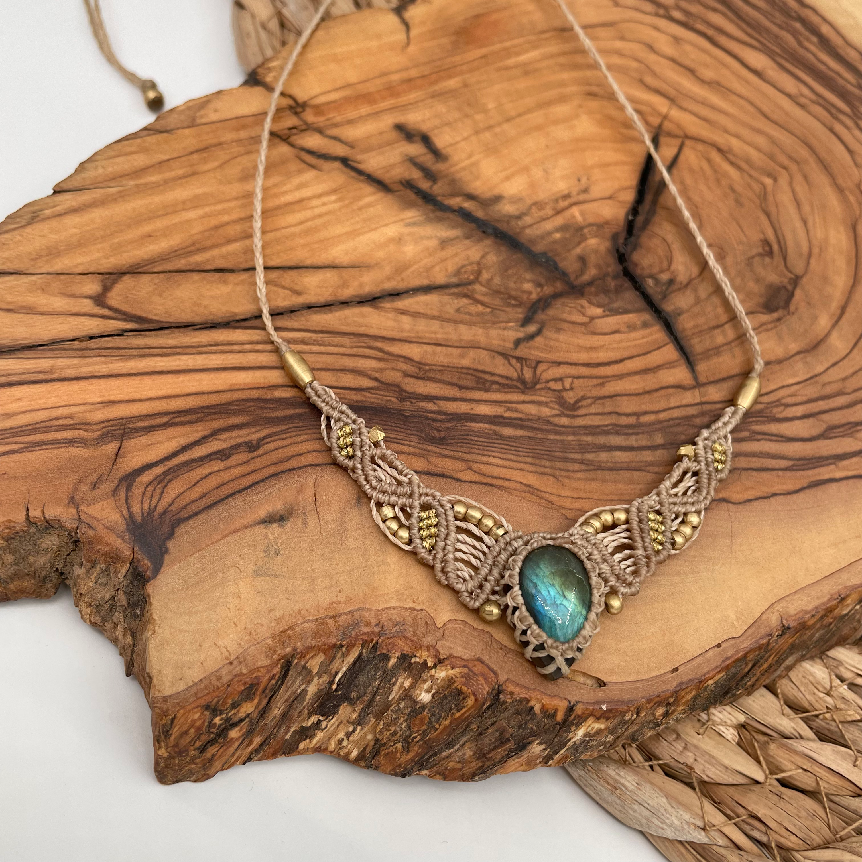 שרשרת ׳אנה׳ לברדורייט