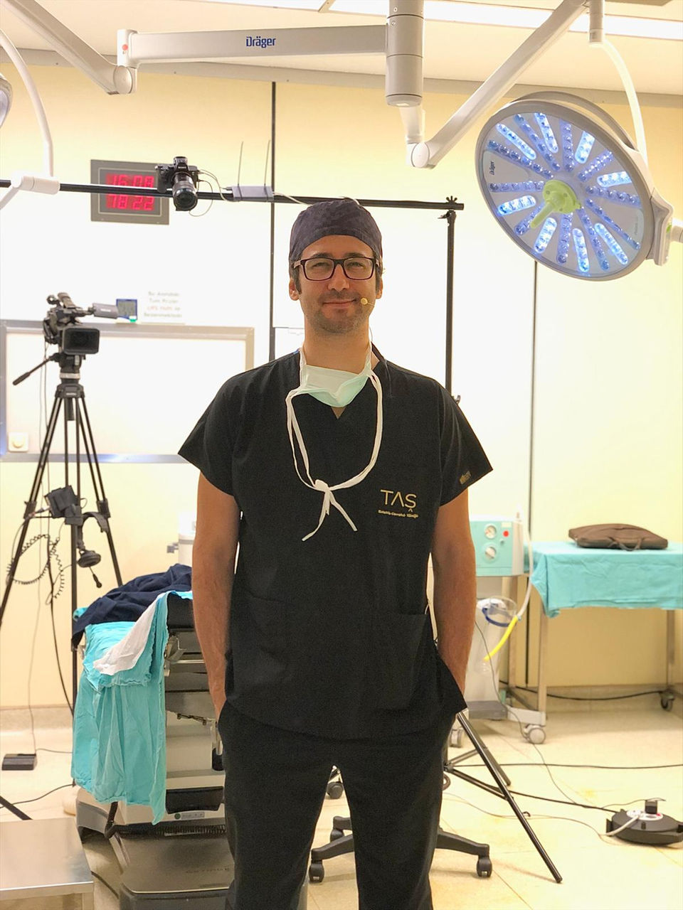  Prof. Dr. Suleyman Tas in an operating room prepared for surgical education
