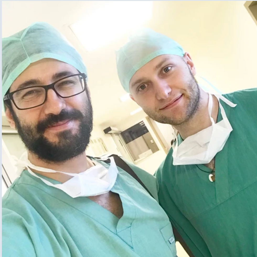 Prof. Dr. Süleyman Taş klinik ortamında doktor