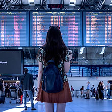 airport-2373727_1920.jpg