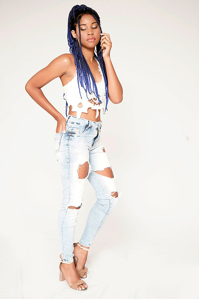 Thumbnail: Duda Aires