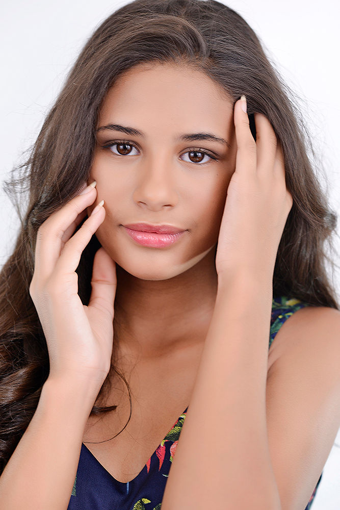 Miniatura: Thavíni de Oliveira