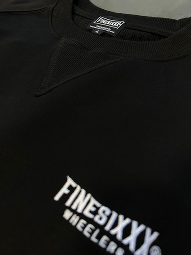 TRADE MARK EMBROIDERY SWEAT - BLACK | FINESIXXX