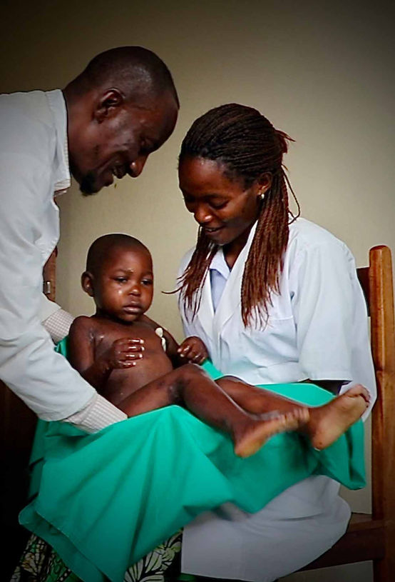 Famille vulnérable à Bukavu bénéficiant d’une aide d’urgence pour faire face aux conséquences du conflit armé.