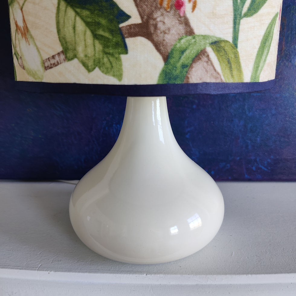 Thumbnail: Lily lamp met linnen kap van Colefax and Fowler