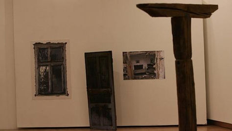 Бранко Николов представя изложбата "Няма никой вкъщи"