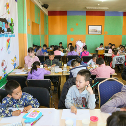 ӨМНӨГОВЬ АЙМГИЙН ЦОГТЦЭЦИЙ СУМЫН 3-10 НАСНЫ ХҮҮХДҮҮД ГАР ЗУРГИЙН ӨДӨРЛӨГТ ОРОЛЦЛОО