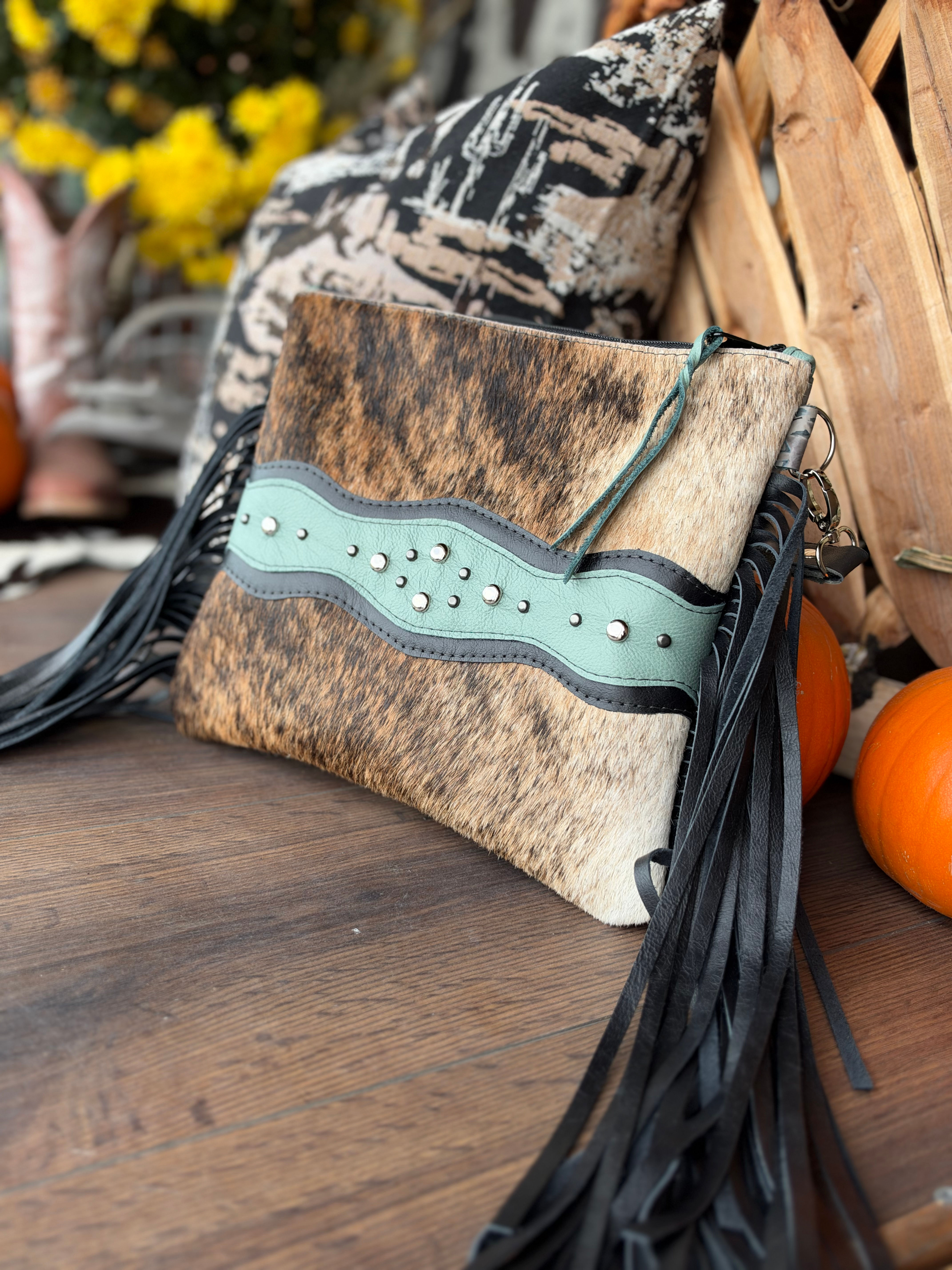 Laramie Crossbody 