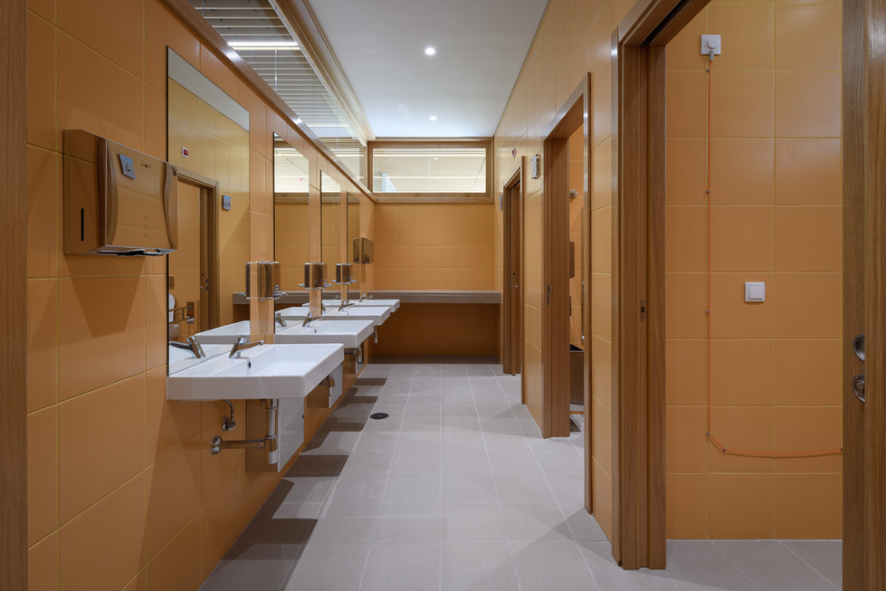 69-Interior-P0-IS