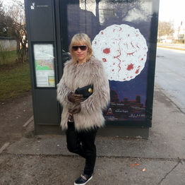 Weekend edition #4 - On the bus stop