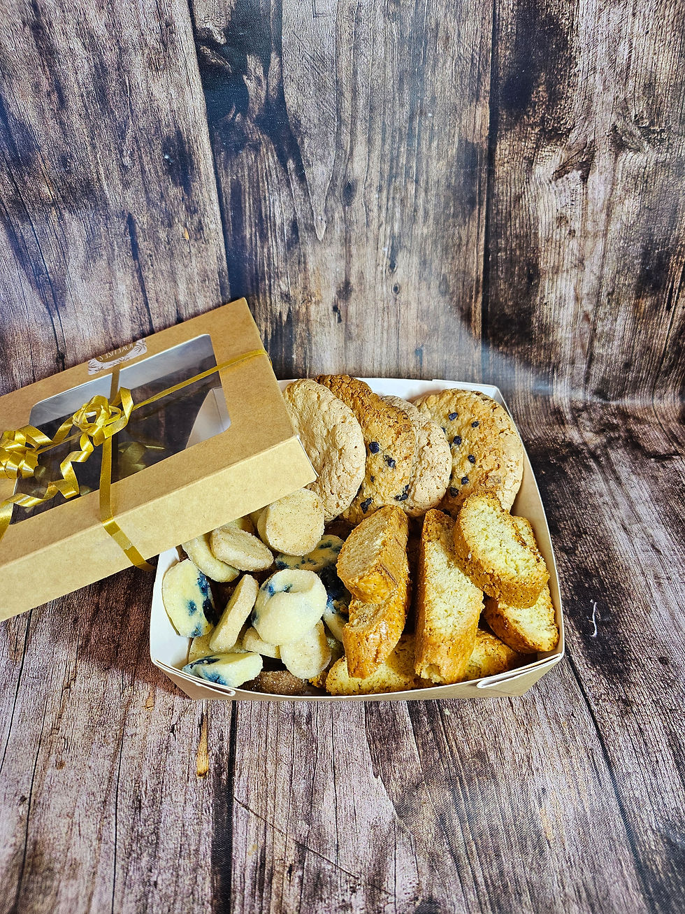 Miniature : Coffret gourmand de biscuits longue conservation fabriqués artisanalement.